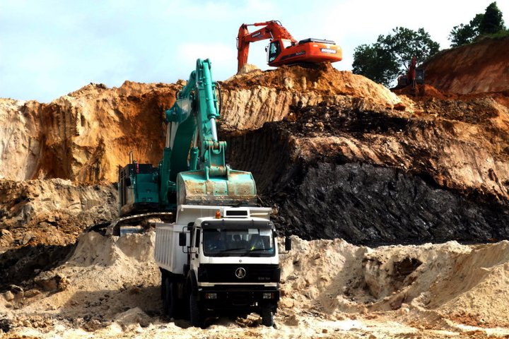 Kenya customer have great impression about their beiben 2538 dump trucks 