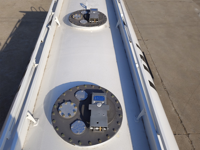 Beiben 4×4 all wheel drive diesel tanker truck Beiben 4×4 all wheel drive diesel tanker truck