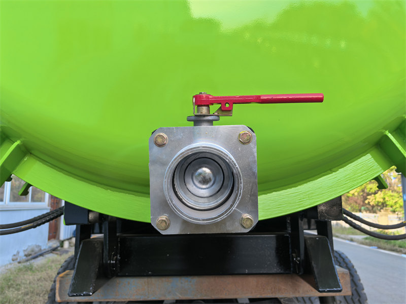 Beiben 6 wheeler sewer cleaner truck Beiben 6 wheeler sewer cleaner truck