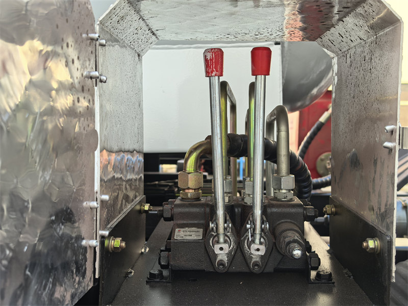 Beiben 6 wheeler 12CBM sewer cleaner truck