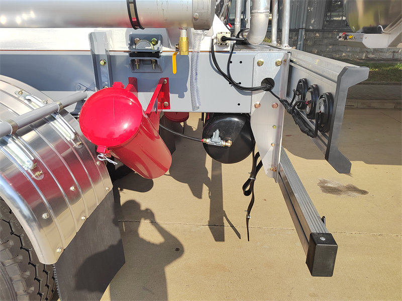 Factory direct sale oil tanker semi-trailer