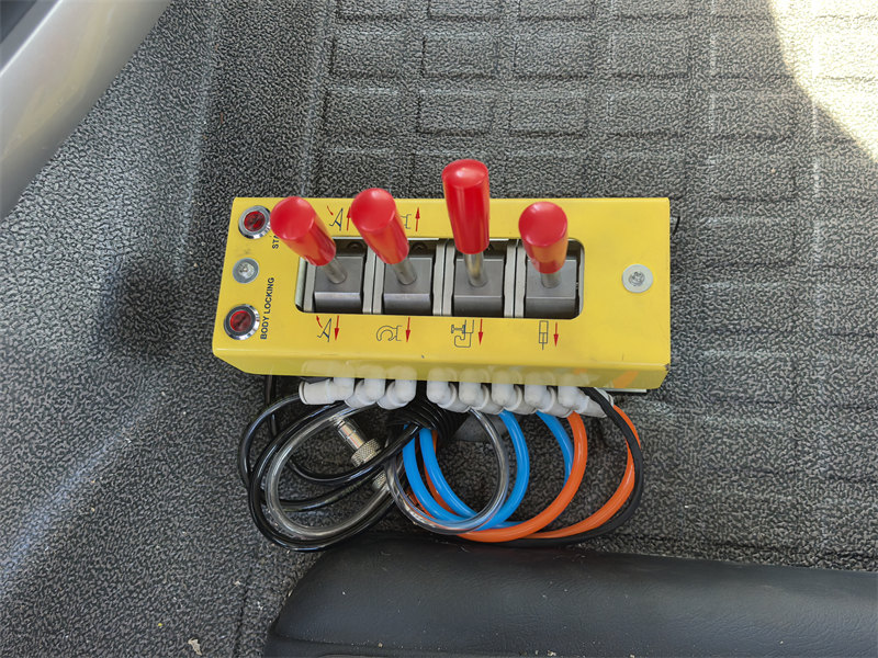 Beiben 10-wheeler 20 ton hook loader