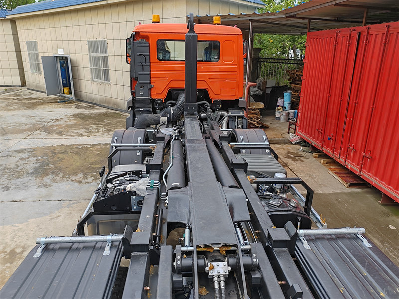 Hook loader garbage truck Beiben