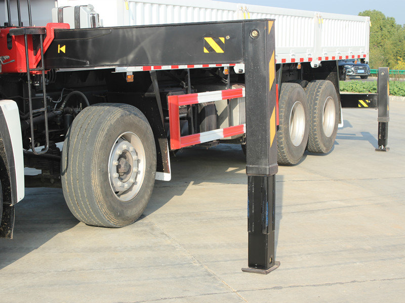 Beiben hydraulic boom crane truck