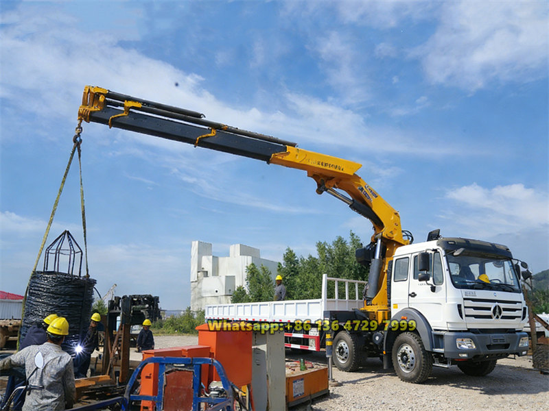 Beiben 8&times;4 16-ton knuckle crane truck
