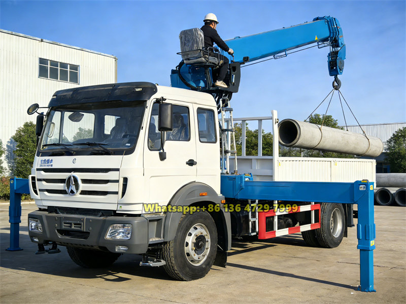 Beiben 4&times;2 5-ton telescopic boom truck