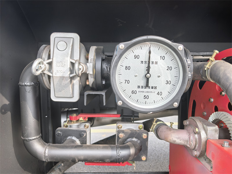 Beiben 2638 truck mounted fuel tank