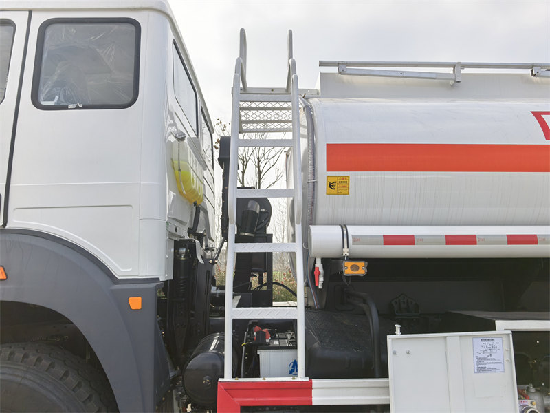 Beiben 6&times;4 mobile petrol bowser