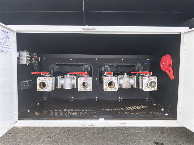 Beiben 6&times;4 fuel tanker truck