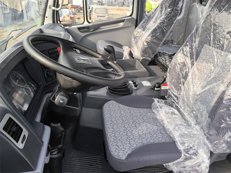 Beiben 6&times;6 truck mounted knuckle crane