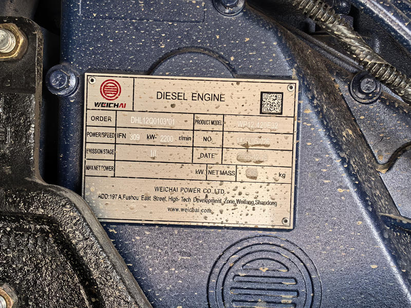 Beiben 6&times;6 truck mounted knuckle crane