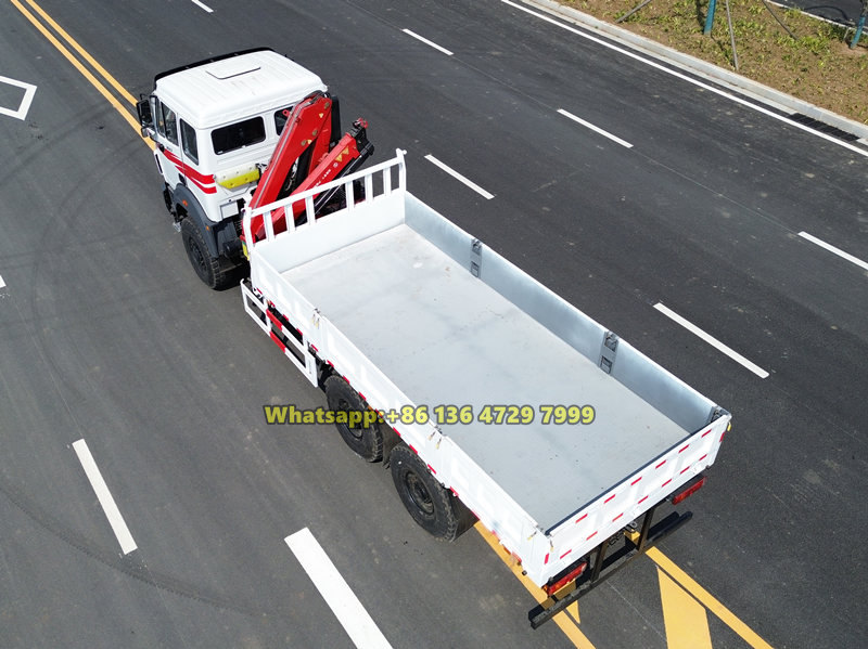 Beiben 6&times;6 off-road crane lorry