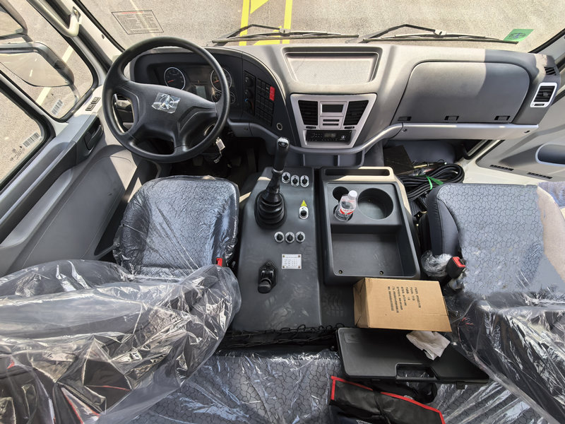 Beiben 6&times;6 truck mounted knuckle crane