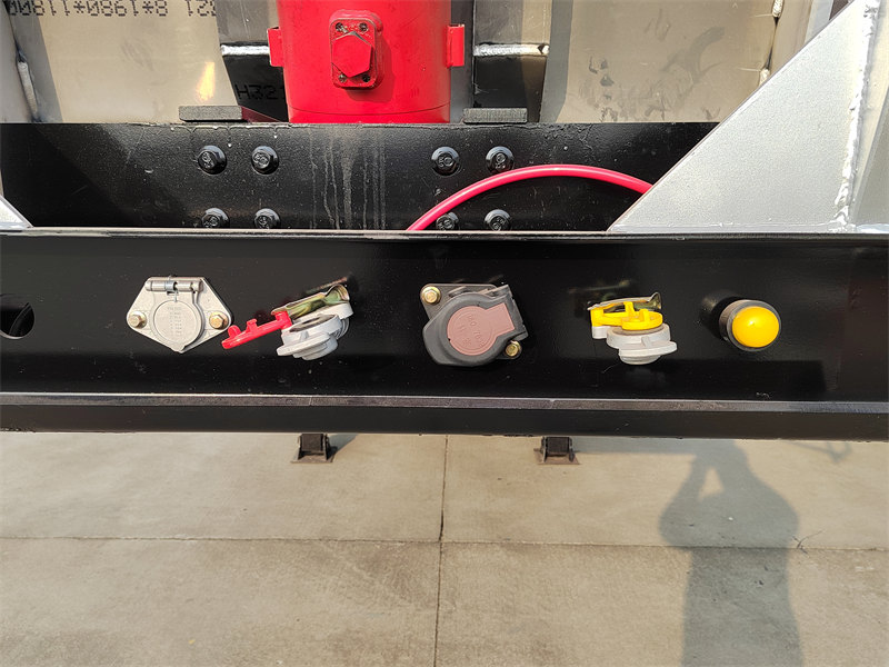 3-axle tipper semi-trailer