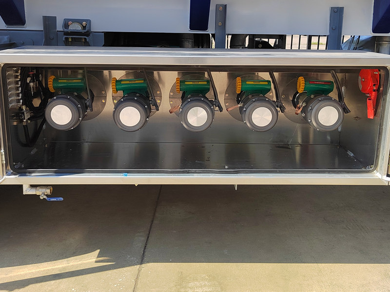 Tri-axle 50CBM tanker semi-trailer