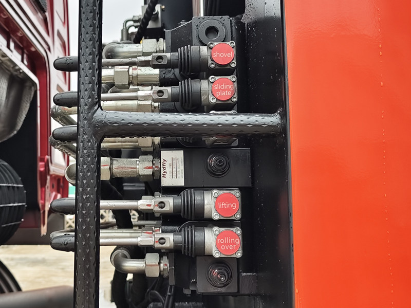 Beiben heavy duty refuse compactor truck for sale