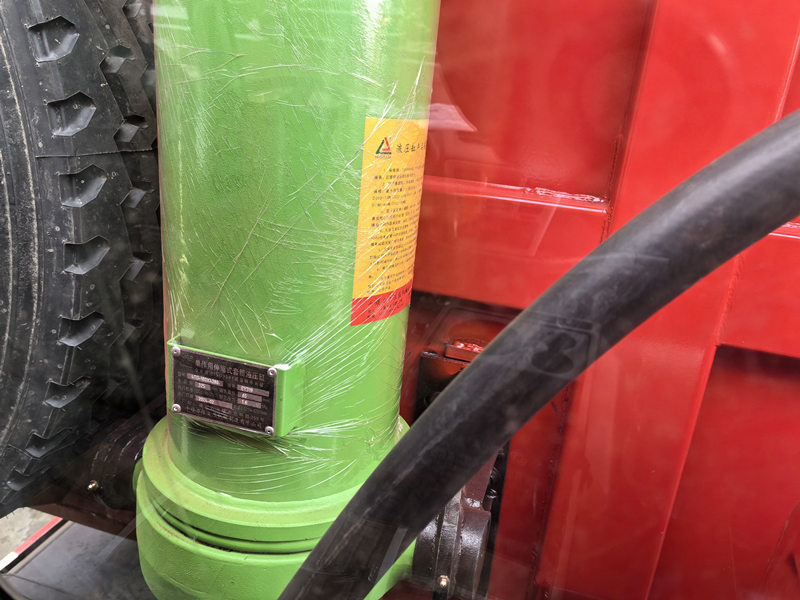 Beiben 8&times;4 construction dump truck