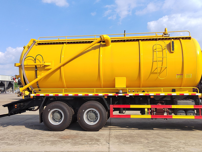Beiben 6&times;4 sewage tank truck