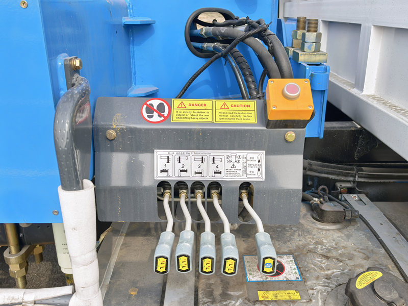 Beiben truck mounted hydraulic crane
