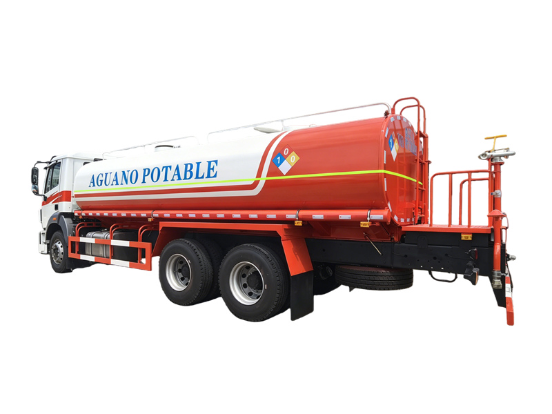 Beiben 6&times;6 off-road water tanker