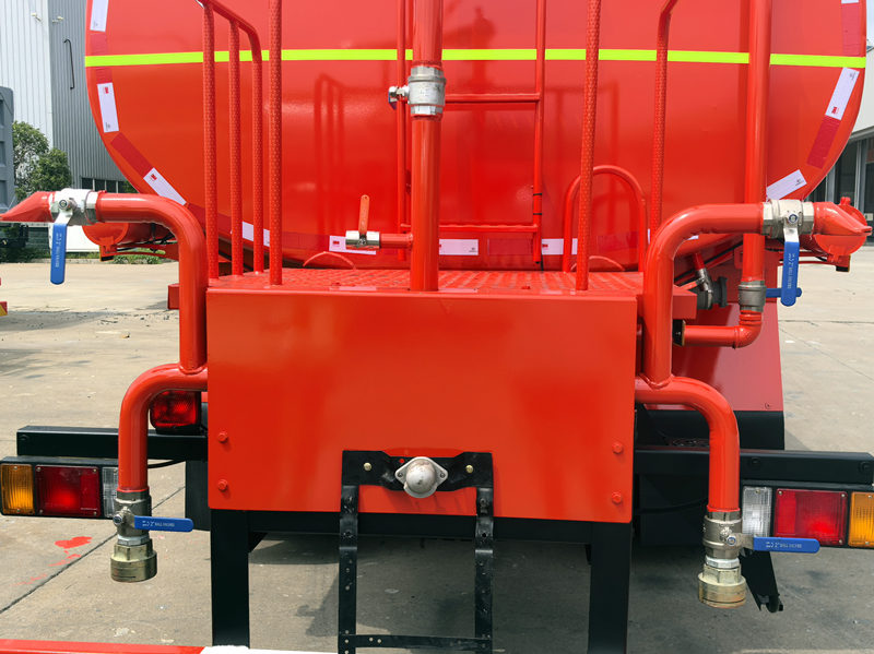 Beiben 6&times;6 water tanker truck