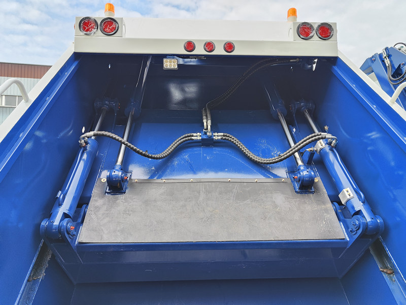 Beiben heavy duty refuse compactor truck for sale