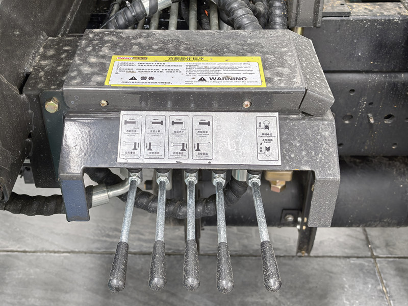 Beiben truck mounted hydraulic crane
