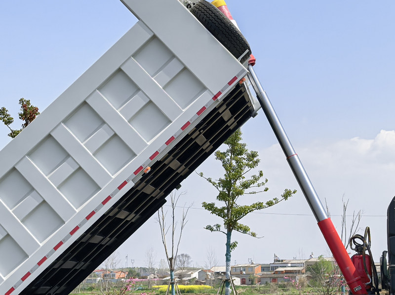Beiben 6&times;4 heavy construction dumping truck