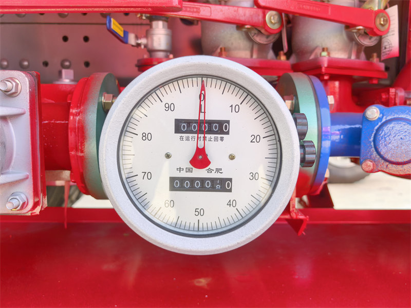 Beiben 6&times;4 heavy-duty oil bowser