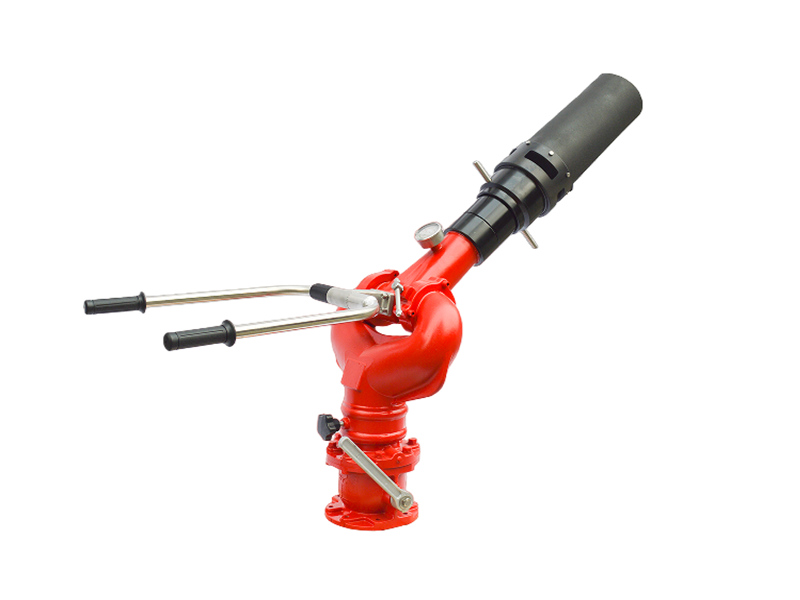 Beiben 4&times;2 8000L water foam fire vehicle