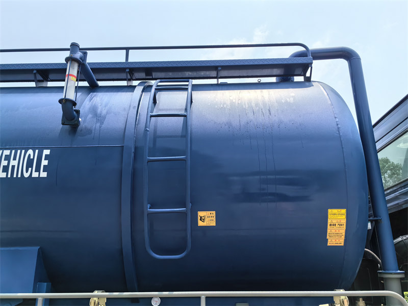 Beiben 6&times;4 septic tank pump truck